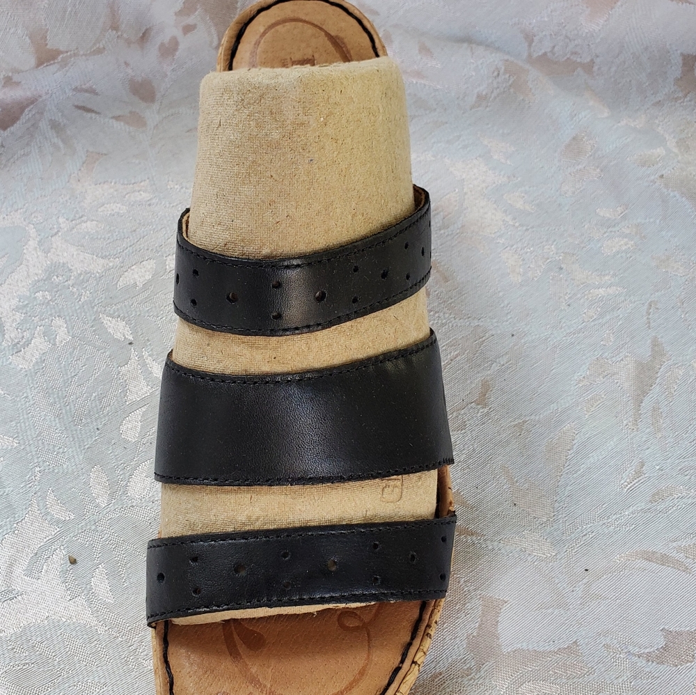 Born sandal